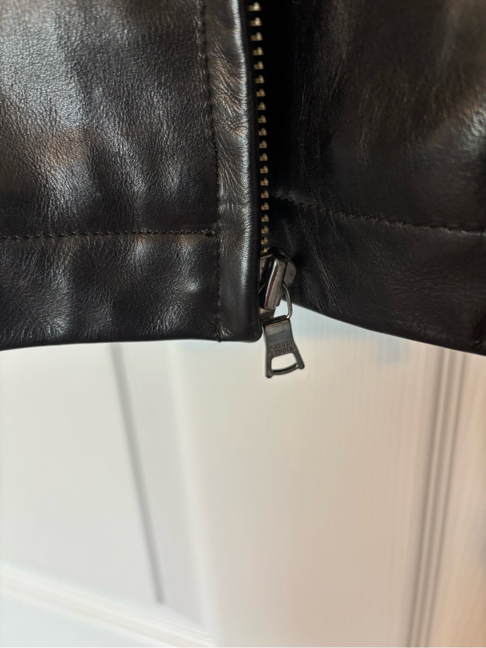 Vintage Banana Republic Men’s Black Leather Zip Jacket - Picture 4 of 10